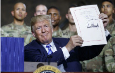 特朗普签署2019年度“国防授权法案”，剑指中国