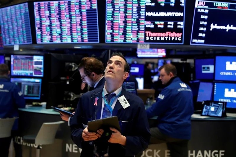 行业动态 | 美股重挫！两大负面因素迭加，华尔街警告市场恐回调
