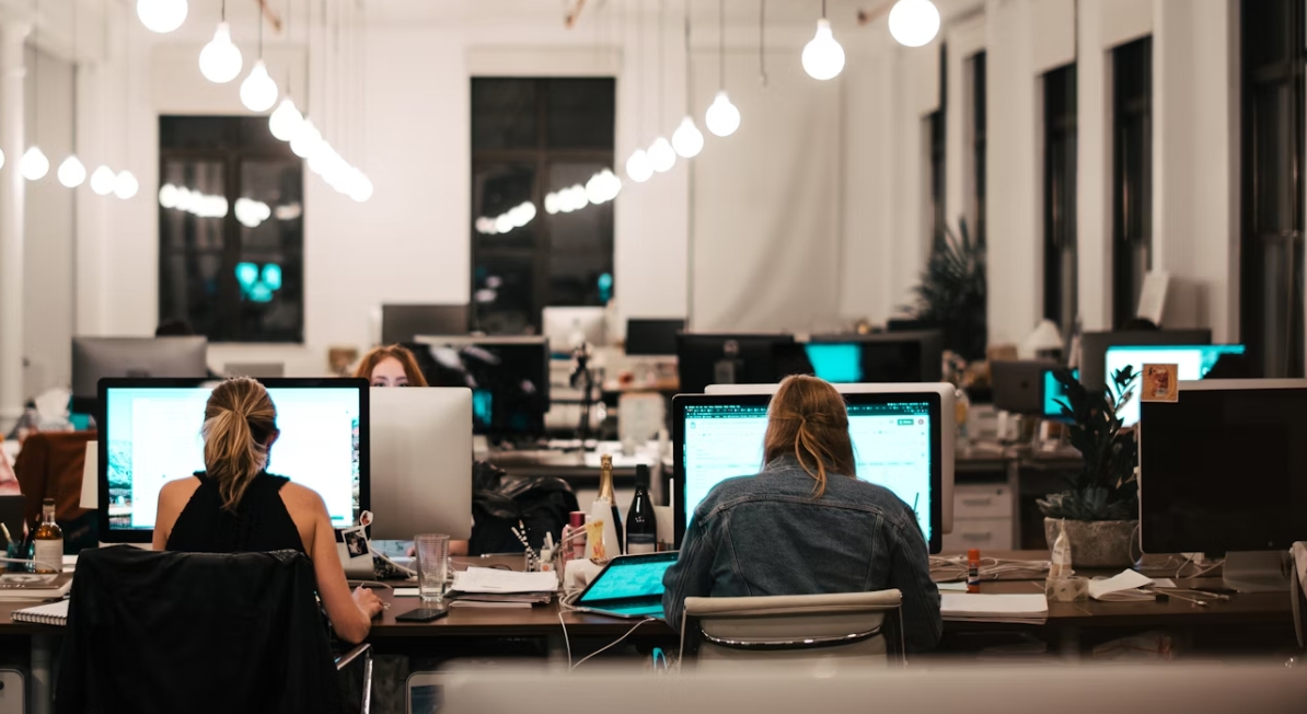 行业动态 | 星巴克三季报：中国市场重返增长；OpenAI 推出 ChatGPT 学习模式